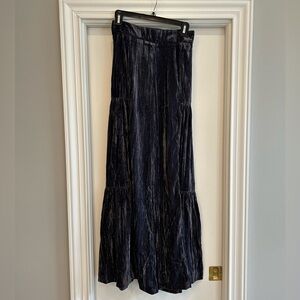 Natural life crushed velvet-like palazzo pants. Grayish blue color. Size…